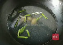 Illustration of how to make radish vermicelli soup 6