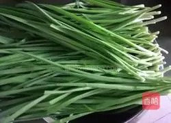 Illustration of how to make leek and egg buns 6