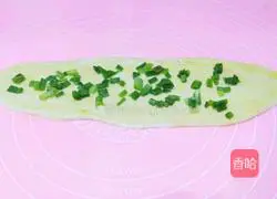 Illustration of how to make scallion pancakes 14