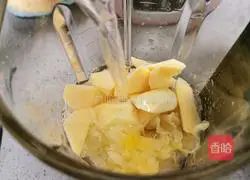 Illustration of how to make white fungus and sweet potato pulp 8