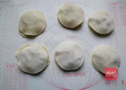 Illustration of how to make potato pancakes with dumpling skin 18