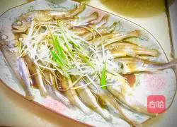 Illustration of how to make steamed small yellow croaker 7