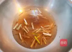 Illustration of how to stew sea cucumber 8