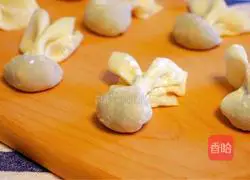 Pork and shepherd's purse wonton#New Year's Eve dinner recipe illustration 15