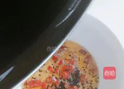 Illustration of how to make cold spinach and shredded pork noodles 6