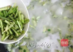 Illustration of how to make leek noodles 11