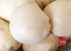 Illustration of how to make rock sugar hawthorn steamed buns 14