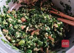 Illustration of how to make leek and spinach vegetarian buns 11