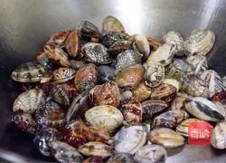 Illustration of how to make spicy fried clams 5
