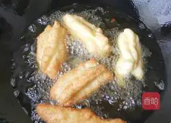 Home version of homemade baby fried dough sticks Practice illustration 8