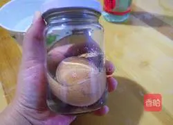 Illustration of how to make egg drink soaked in vinegar 4