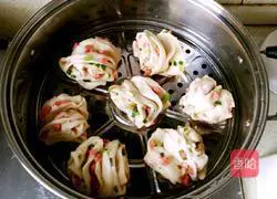 Illustration of how to make scallion and ham rolls 11