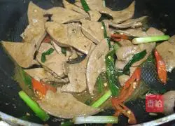Illustration of how to stir-fry pork liver 6