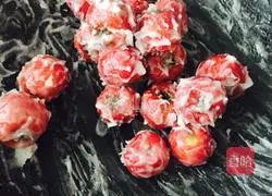 Illustration of how to make hawthorn sugar snowballs 6