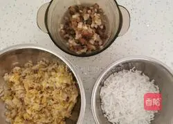 Illustration of how to make pickled cabbage stuffed buns 3