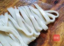 Illustration of how to make homemade cold skin (without washing face) 4