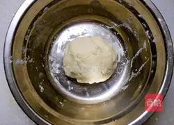 Illustration of how to make broken-shell chicken steamed buns 2