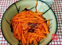 Ten minutes quick meal Illustration of how to make cold shredded carrots 2