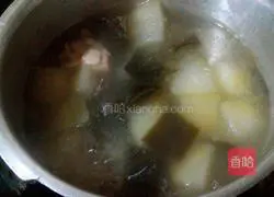 Winter Melon and Seaweed Soup Recipe Illustration 7