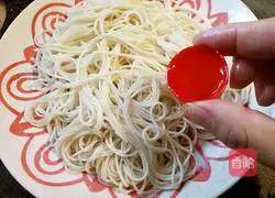 Illustration of how to make cold noodles 6