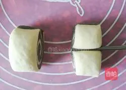 Illustration of how to make black sesame butterfly steamed buns 11