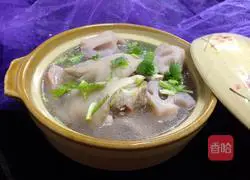 Lotus root and pig trotters soup recipe 6