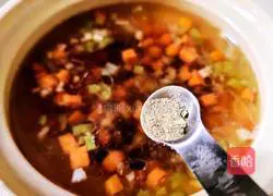 Illustration of how to make sea cucumber and egg drop soup 8