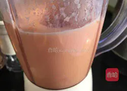 Illustration of how to make papaya milkshake 5