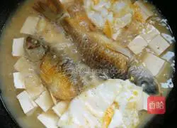 Illustration of how to make fish and tofu soup 6
