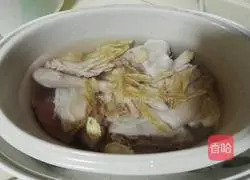 Illustration of how to make chicken soup 6