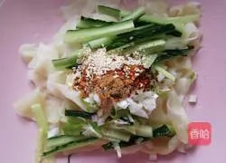 Illustration of how to make dumpling skin version of fried noodles 6