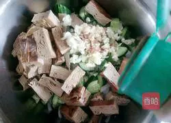 Illustration of how to make cold dishes 7