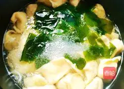 Illustration of how to make shrimp wontons 12