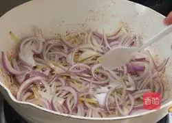 Illustration of how to make shredded pork with green onions 11