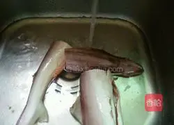 Illustration of how to make celery and shark soup 4