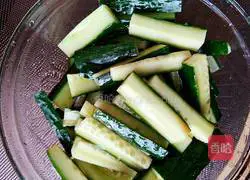 Cold Sweet and Sour Cucumber Recipe Illustration 4