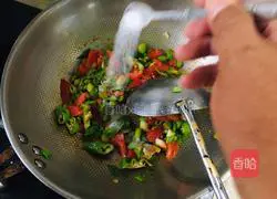 Illustration of how to make tomato and egg soba noodles 6