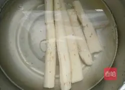 Illustration of how to make yam and peanut tube bone soup 10