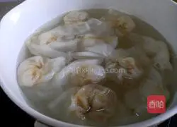 Illustration of how to make carrot and fresh meat wontons 10