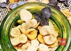 Illustration of how to make handmade butterfly noodles 12