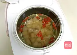 Illustration of how to make snow pear and corn stewed with rock sugar 7