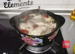 Astragalus and Angelica Chicken Soup Recipe Illustration 6