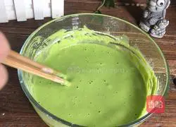 Illustration of how to make cucumber pancakes 4