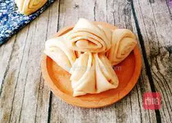 Illustration of how to make salt and pepper rolls 14