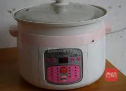 Illustration of how to make carrot and mushroom bone soup 5