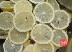 Illustration of Internet celebrity lemon chicken feet 20