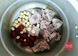 Recipe for Red Dates and Lotus Seeds Pork Ribs Soup 5