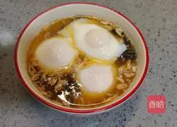 Illustration of how to make boiled poached eggs 10