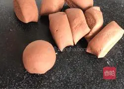 Illustration of how to make walnut steamed buns 9