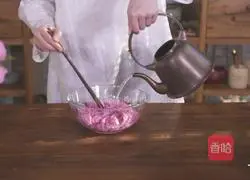 Illustration of how to make spring flower pink balls 1